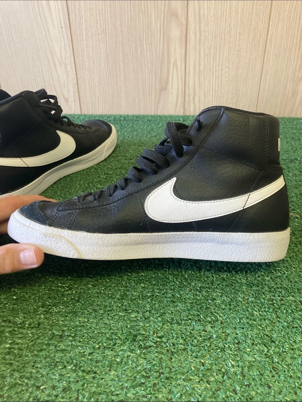 Nike Blazer mid boys size 6.5y (OKPM-06-013)